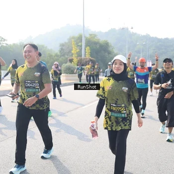 Runner Photo 6930035