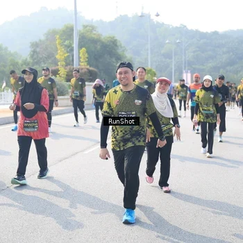 Runner Photo 6930039