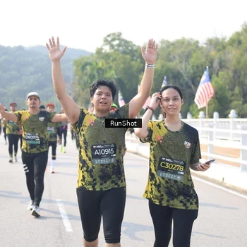 Runner Photo 6930040