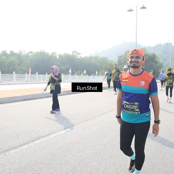 Runner Photo 6930056
