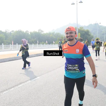 Runner Photo 6930058