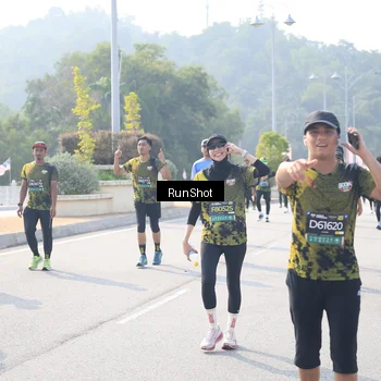 Runner Photo 6930072
