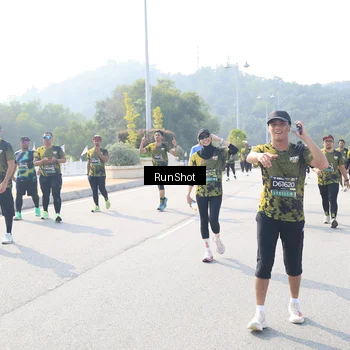 Runner Photo 6930075