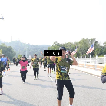 Runner Photo 6930088