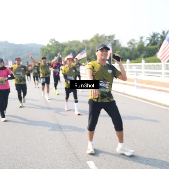 Runner Photo 6930098