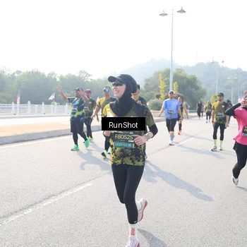 Runner Photo 6930101