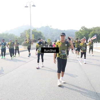 Runner Photo 6930102