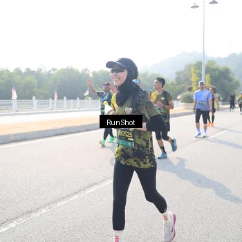 Runner Photo 6930104