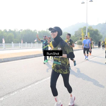 Runner Photo 6930105
