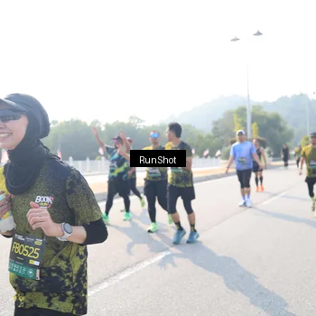 Runner Photo 6930110