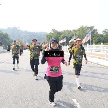 Runner Photo 6930114