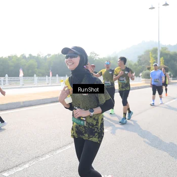 Runner Photo 6930116