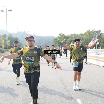 Runner Photo 6930137