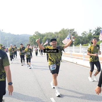 Runner Photo 6930138