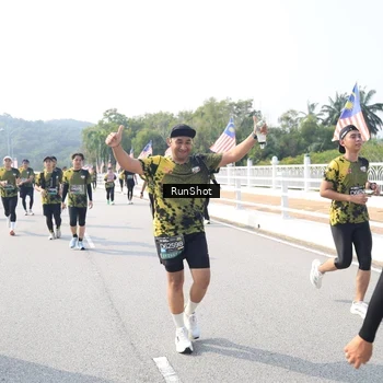 Runner Photo 6930140