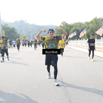 Runner Photo 6930202