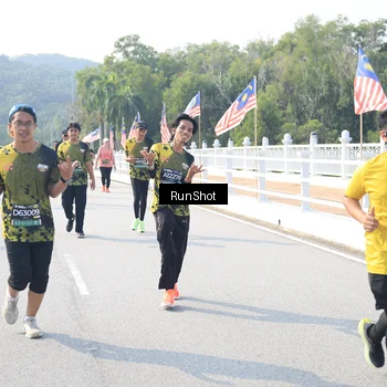 Runner Photo 6930244