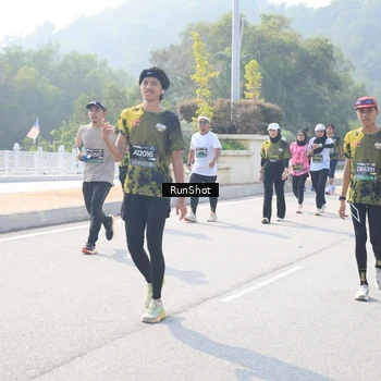 Runner Photo 6930263
