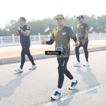 Runner Photo 6930267