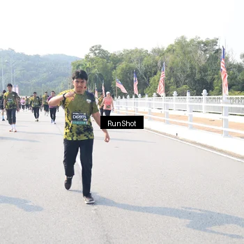 Runner Photo 6930279