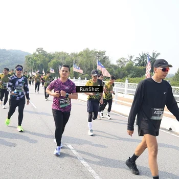 Runner Photo 6930301