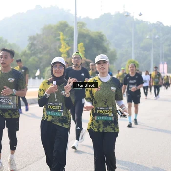 Runner Photo 6930307