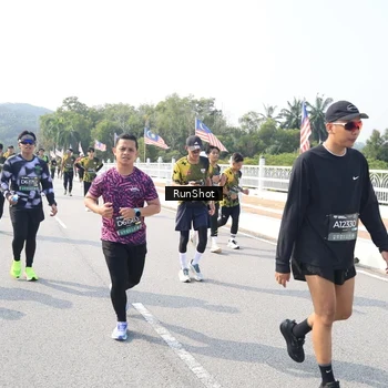 Runner Photo 6930314
