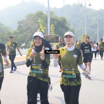 Runner Photo 6930315