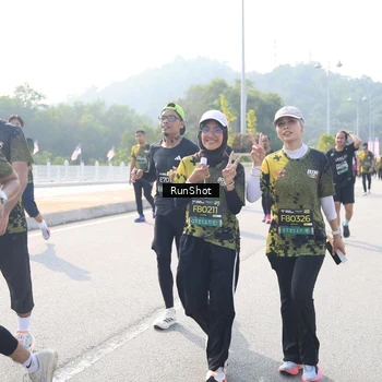 Runner Photo 6930316