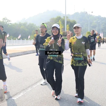 Runner Photo 6930317