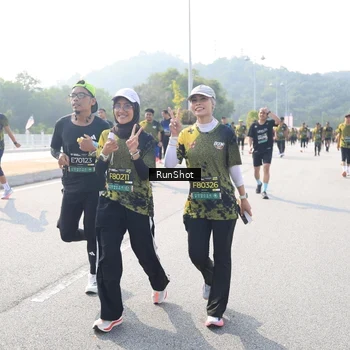 Runner Photo 6930318