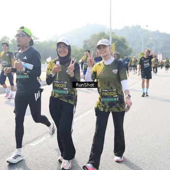Runner Photo 6930319
