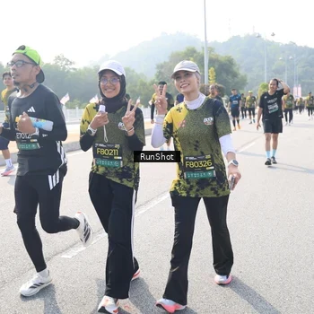 Runner Photo 6930322