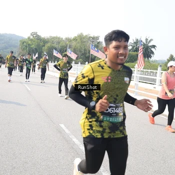 Runner Photo 6930328