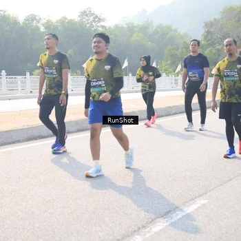 Runner Photo 6930338