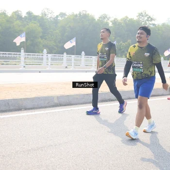 Runner Photo 6930339