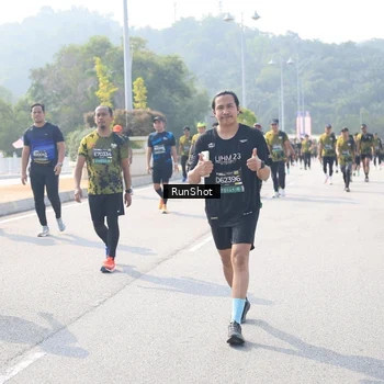 Runner Photo 6930341