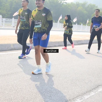 Runner Photo 6930343