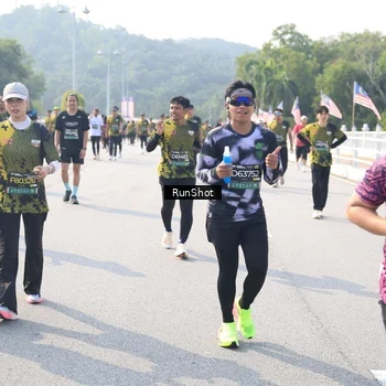 Runner Photo 6930344