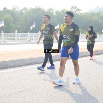 Runner Photo 6930345