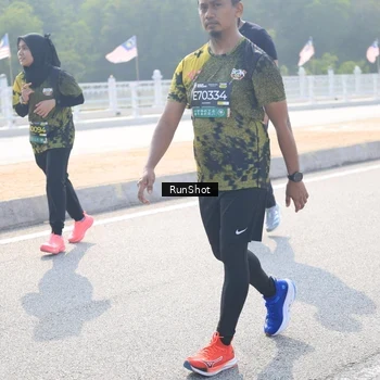 Runner Photo 6930356