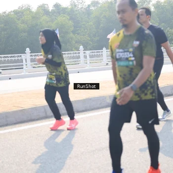 Runner Photo 6930358