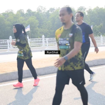 Runner Photo 6930361