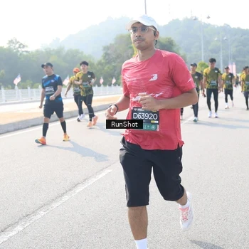 Runner Photo 6930365