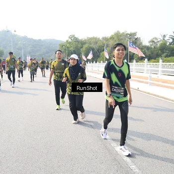 Runner Photo 6930369
