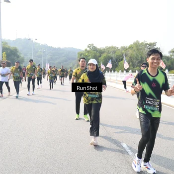Runner Photo 6930370