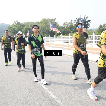Runner Photo 6930371