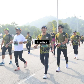Runner Photo 6930399