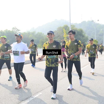 Runner Photo 6930400