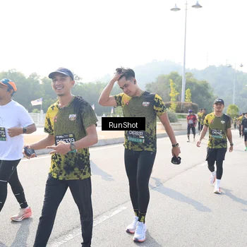 Runner Photo 6930411